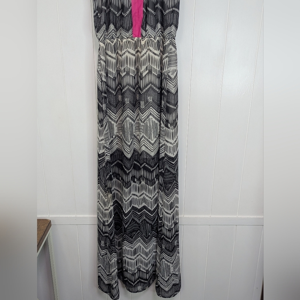 Accidentally In Love Monochrome Maxi Dress with Pink Detail - Picture 3 of 7